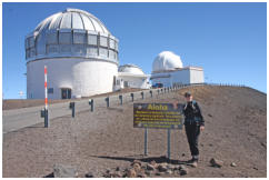 An dem Schild beginnt der Trail zum Gipfel des Mauna Kea